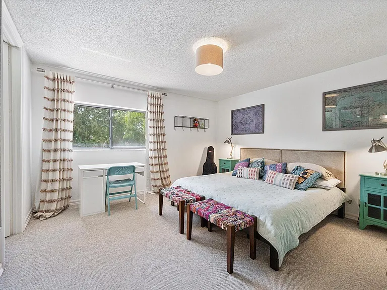 2585 Sheltingham Dr — Photo 34