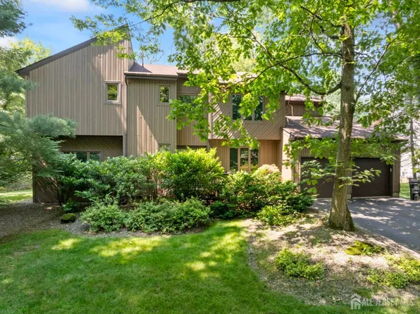 17 Theodore Dr, East Brunswick, NJ 08816