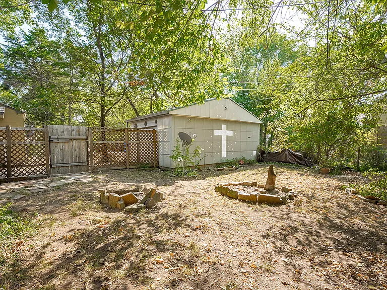 2119 W Sherwood Ave — Photo 17