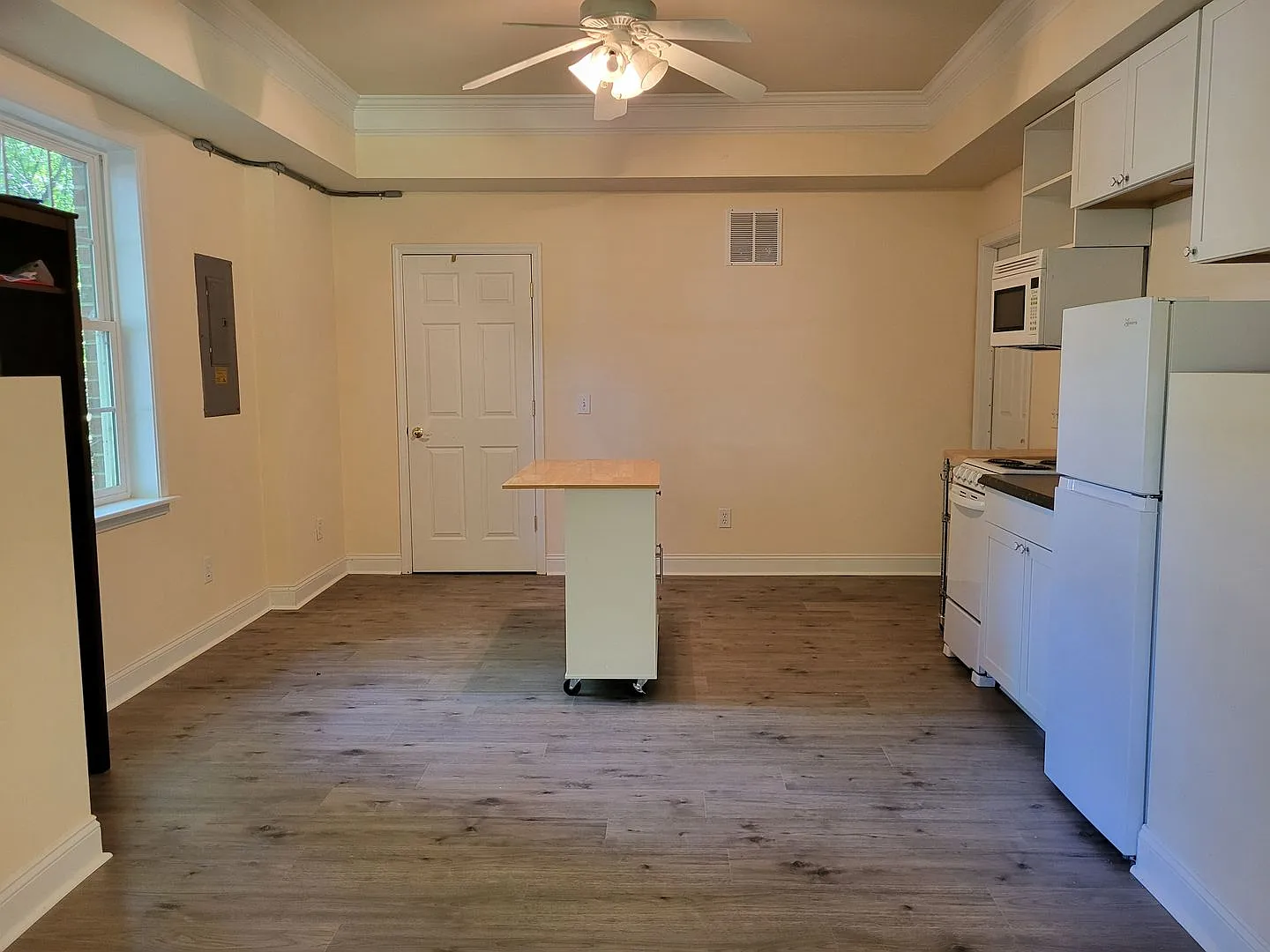 1 bedroom basement apartment — Photo 4