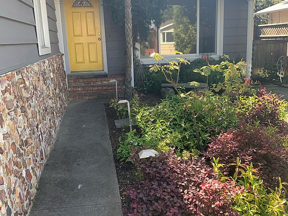 3rd image of 3911 Moulton Dr