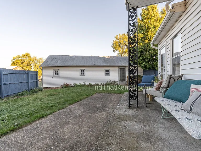 423 N Bedford St — Photo 25