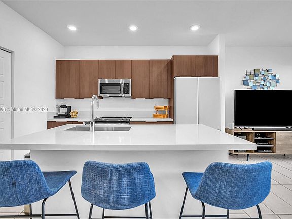 4th image of 15843 NW 90th Ct Unit 15843