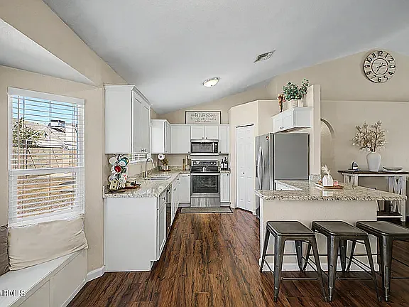 10008 W Kino Ln — Photo 6