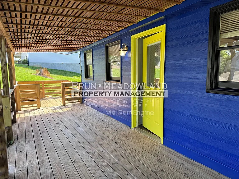132 Henry Ave — Photo 4