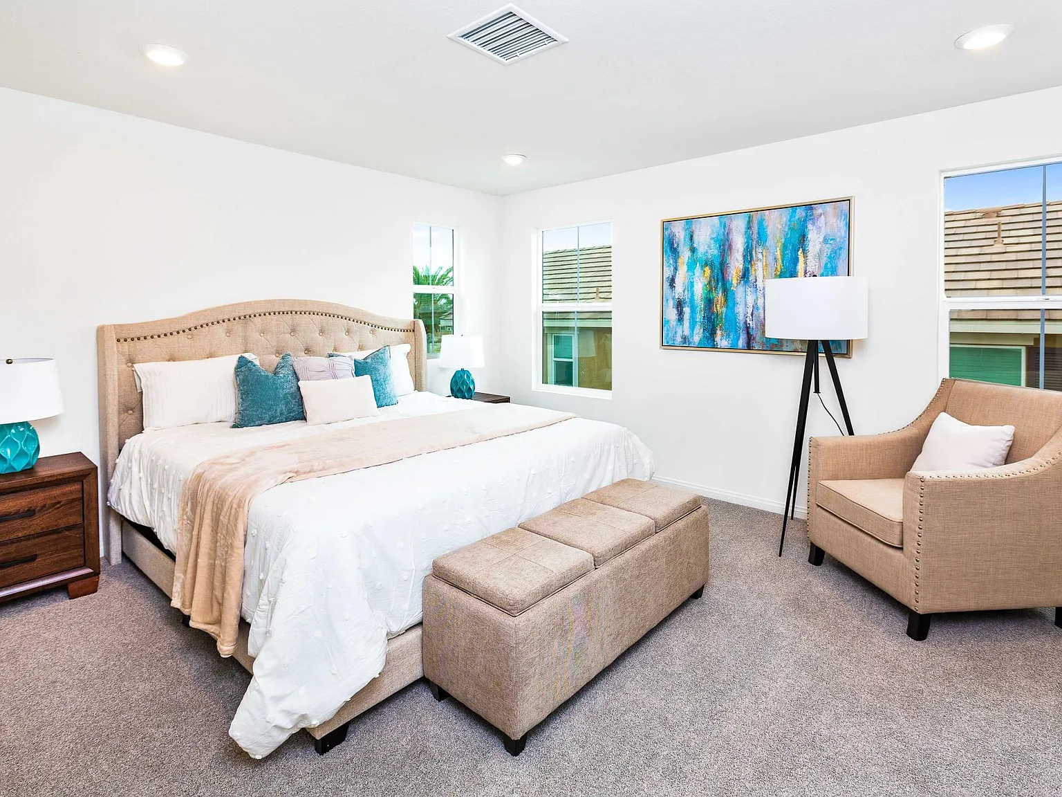 3 bed, 2.5 bath, 1741 sqft, $6,000 — Photo 4