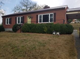 1301 Grove Dr, Pulaski, VA 24301