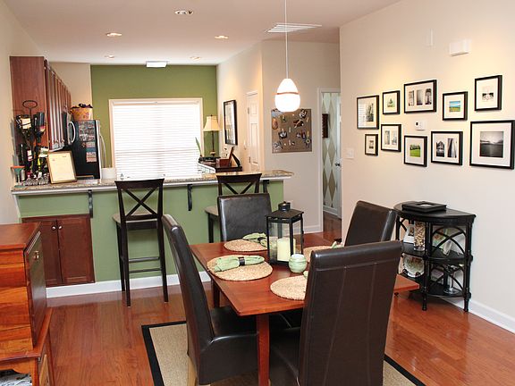 5th image of 512 Village Park Dr