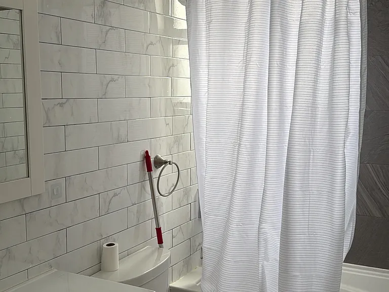 1110 Fteley Ave #2R — Photo 10