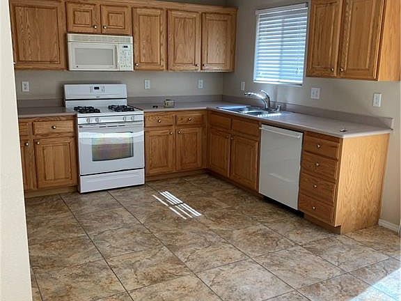2nd image of 979 Grand Cerritos Ave