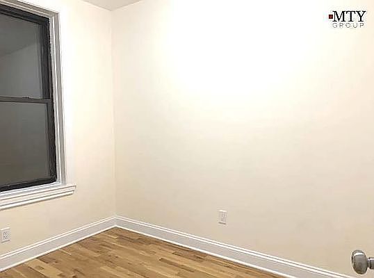 5th image of 2808 Crescent St APT 14