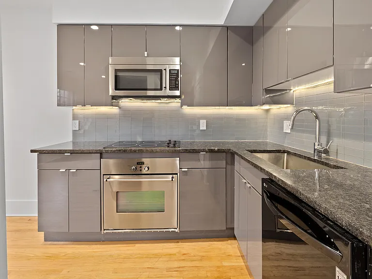 1400 Van Dyke St #307 — Photo 11