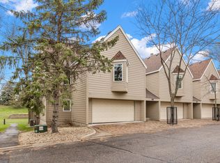 1171 Rose Ln, New Brighton, MN 55112