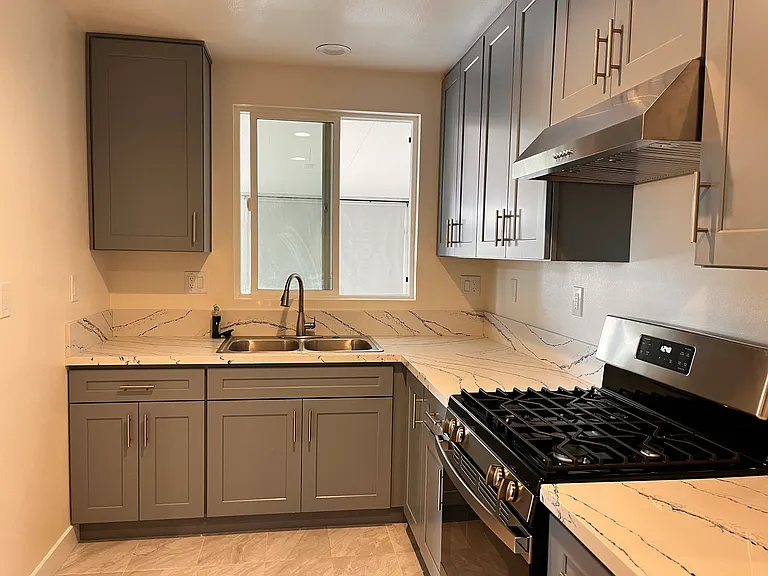 5921 Rowland Ave — Photo 7