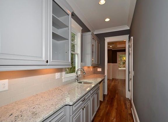 3rd image of 1900 Wellbourne Dr NE