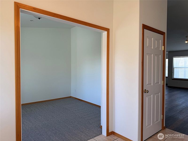 5th image of 91 Fieldstone Court