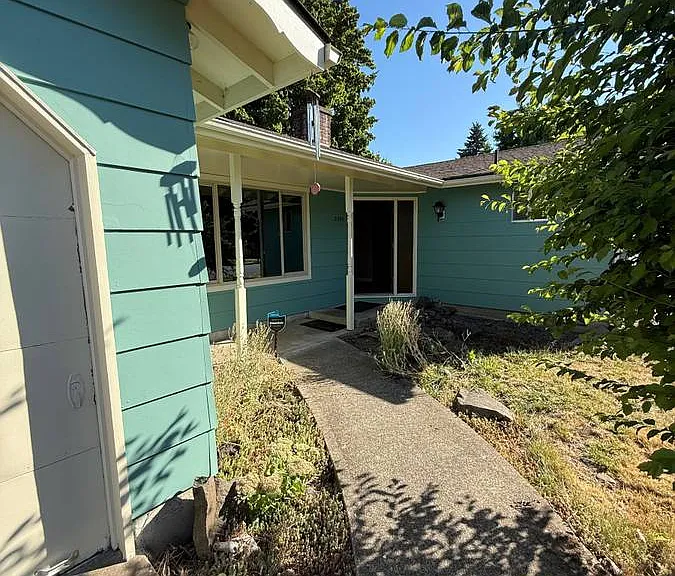 2095 Primrose St — Photo 3