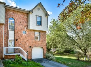 718 Carters Grove Dr, Gibsonia, PA 15044