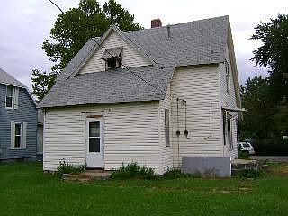 2nd image of 211 N 11th St