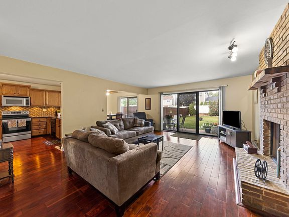 5th image of 305 Starling Ct APT B