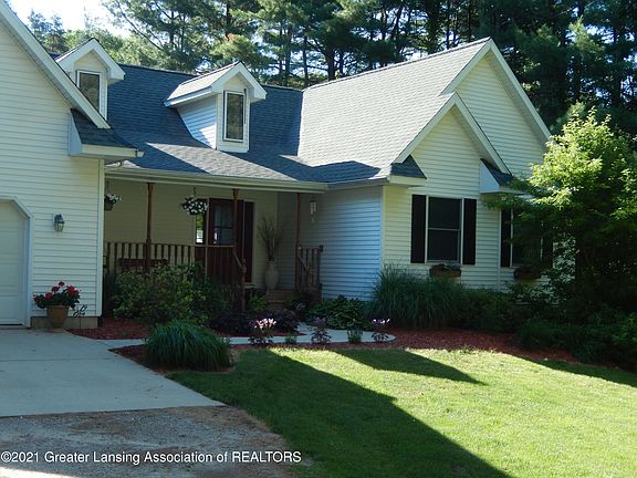 2nd image of 3225 Rolling Meadows Dr