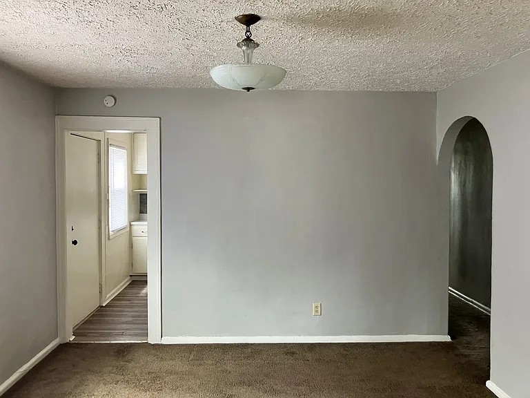 802 N Riley Ave — Photo 10