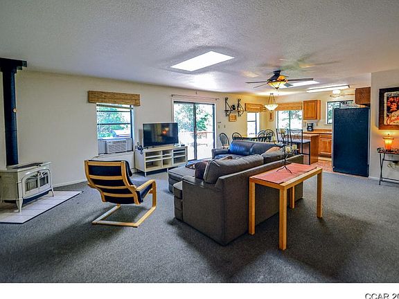 3rd image of 2616 Valley View Dr