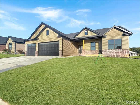 1840 Wellington Ln, Maryville, IL 62062