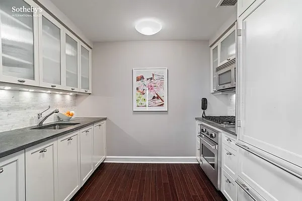 Sold by Sotheby's International Realty | media 4