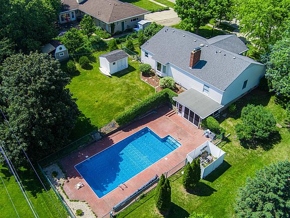 2nd image of 112 Stoney Creek Rd