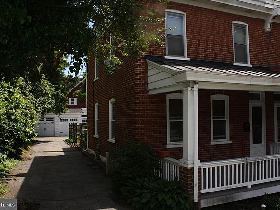 2nd image of 114 W Cypress St