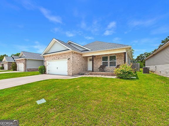4th image of 137 Northsky Dr
