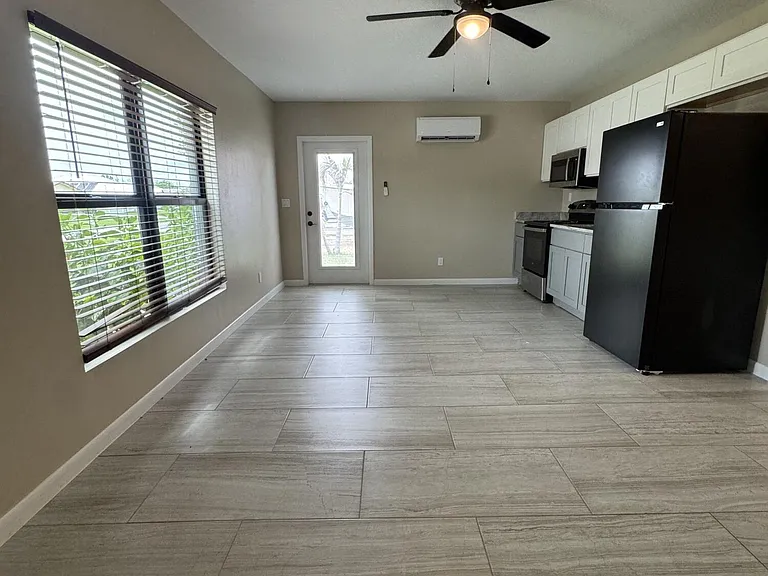 2381 SE Pinero Rd — Photo 3