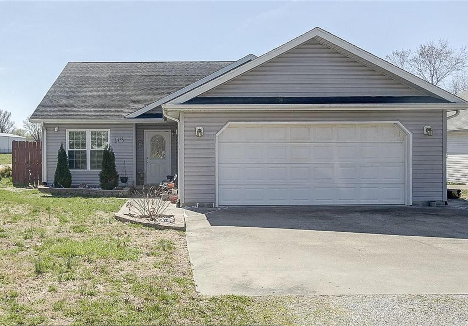 1433 N Cypress Dr, Carbondale, IL 62901 Zillow