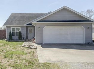 1433 N Cypress Dr, Carbondale, IL 62901