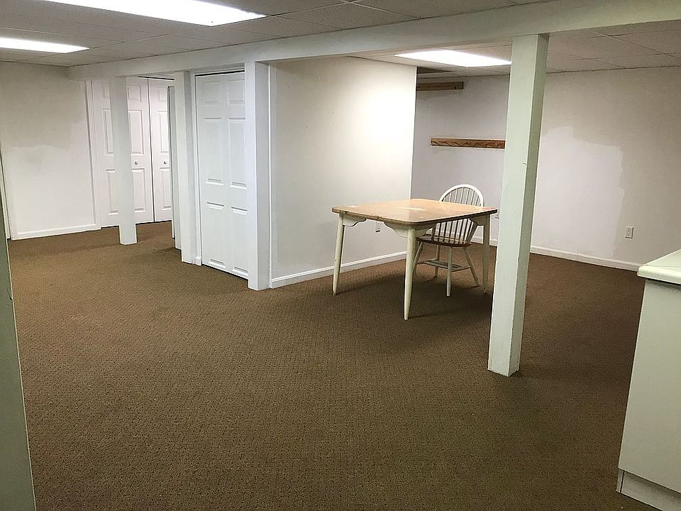 2nd image of 35 Presidential Cir
