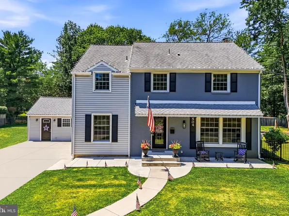 504 Middlesex Dr, Moorestown, NJ 08057