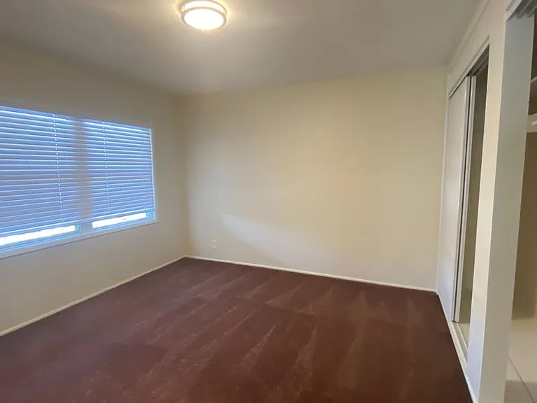 2090 Magnolia Ave — Photo 9