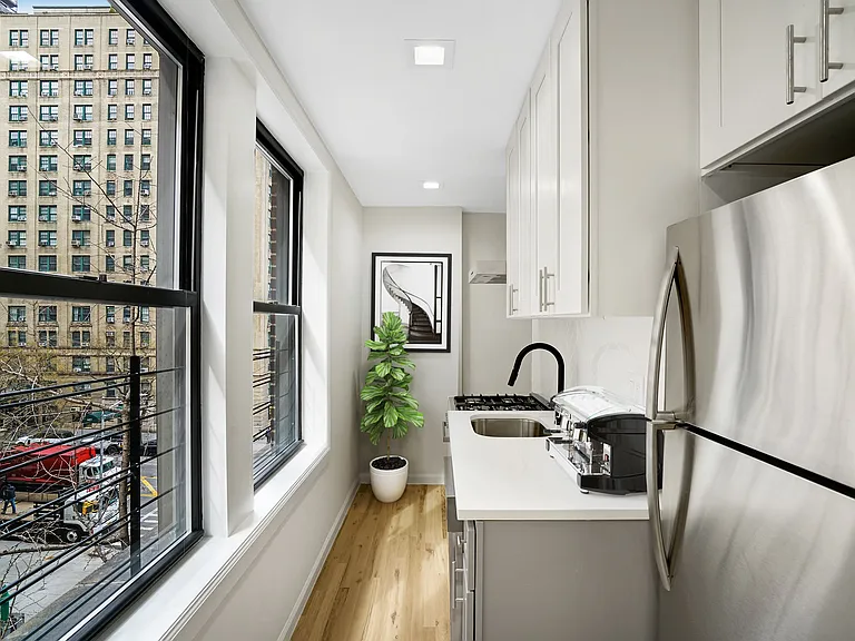 700 W End Ave #7D — Photo 5