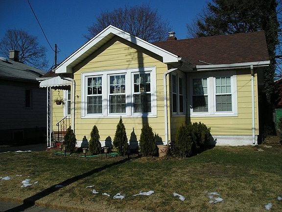 2nd image of 555 Wadleigh Ave