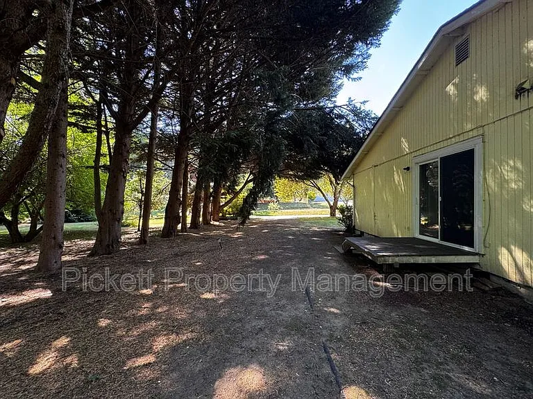 9349 Old Military Rd NE — Photo 17