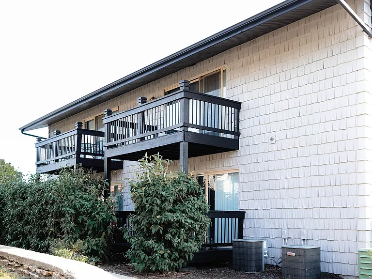 LIMITED TIME OFFER - DISCOUNTED RENTS ON STUDIO, ONE & TWO Bedroom Apartment & Townhomes!! — Photo 33