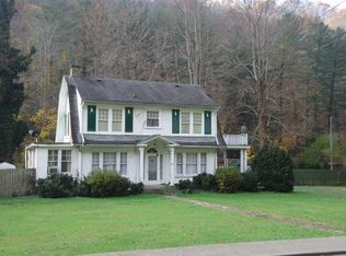 911 Riverside Dr, Welch, WV 24801