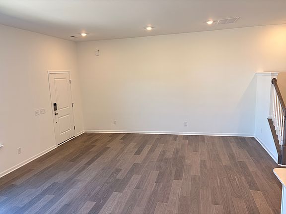 5th image of 202 Silver Fleet Dr