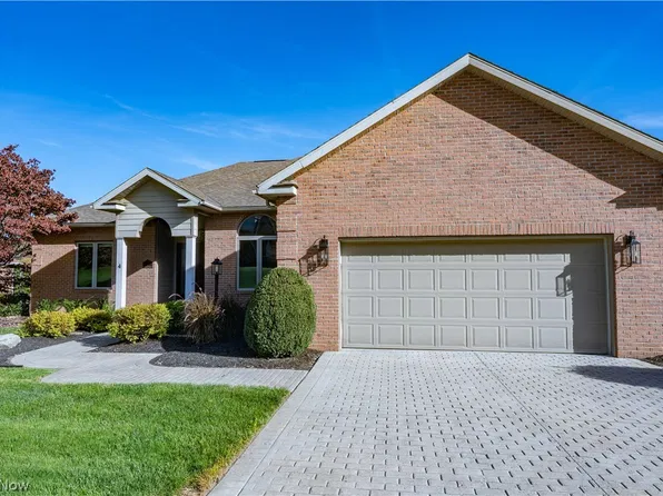 4 Greenmont Gdns, Vienna, WV 26105