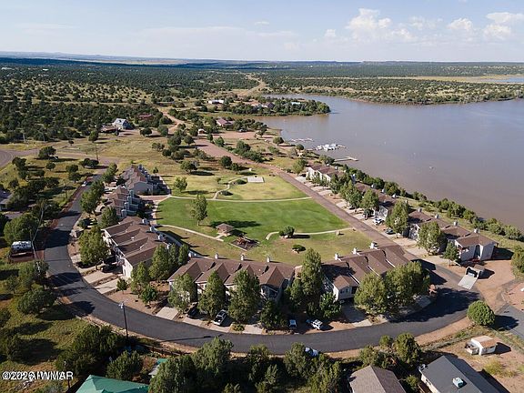3rd image of 1975 Village Dr