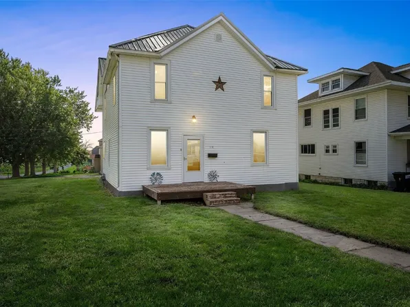 114 2nd Ave, Keystone, IA 52249