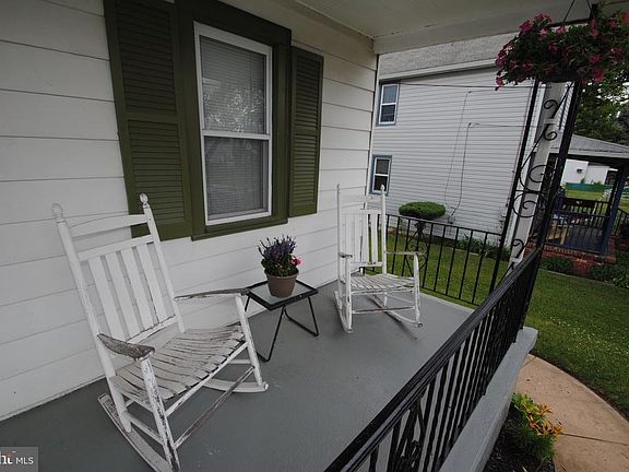 4th image of 828 Shadeland Ave