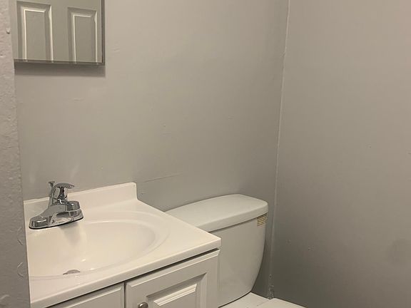 4th image of 71 Madison St #2
