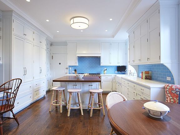 5th image of 117 E 72nd St #5E